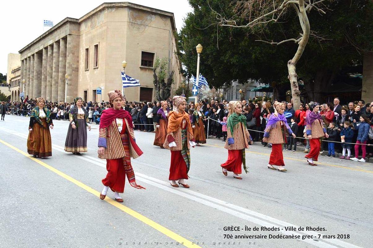 108- Rhodes- Defile Dodecanese grec.JPG